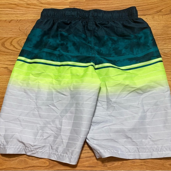 Under Armour youth large gradient swimtrucks - Picture 3 of 4